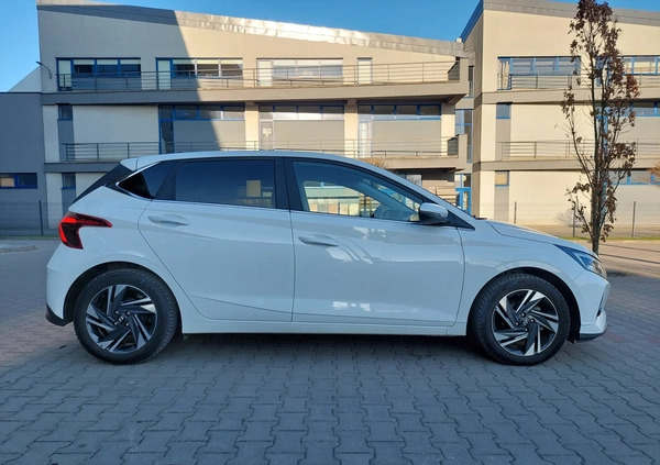 Hyundai i20 cena 61900 przebieg: 18900, rok produkcji 2021 z Garwolin małe 301